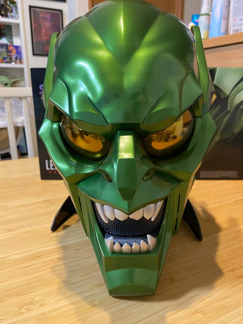 ハズブロ マーベルレジェンド グリーンゴブリン1/1スケールマスク 箱＆台座付き