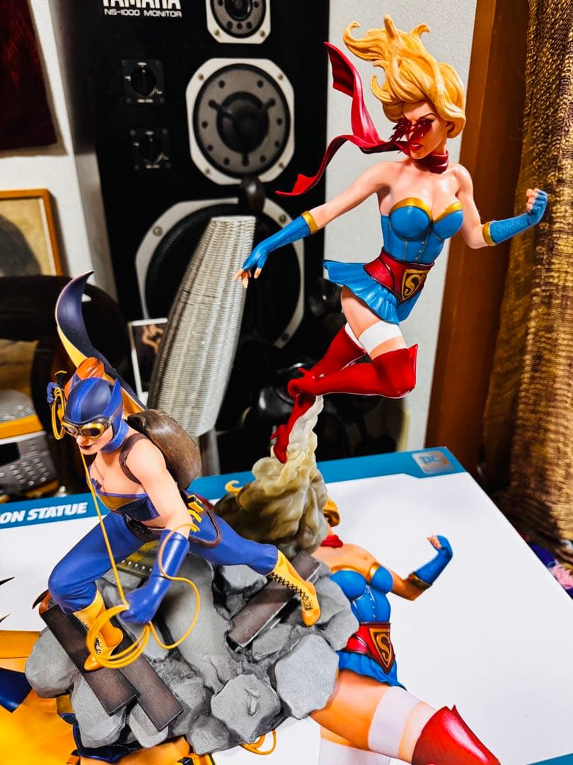 ✴︎安い！✴︎スーパーガール&バットガールDDCCELEBRATION STATUE