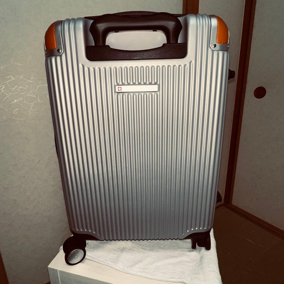 スイスミリタリー スーツケース 38.5L 機内持ち込みサイズ【美品です】