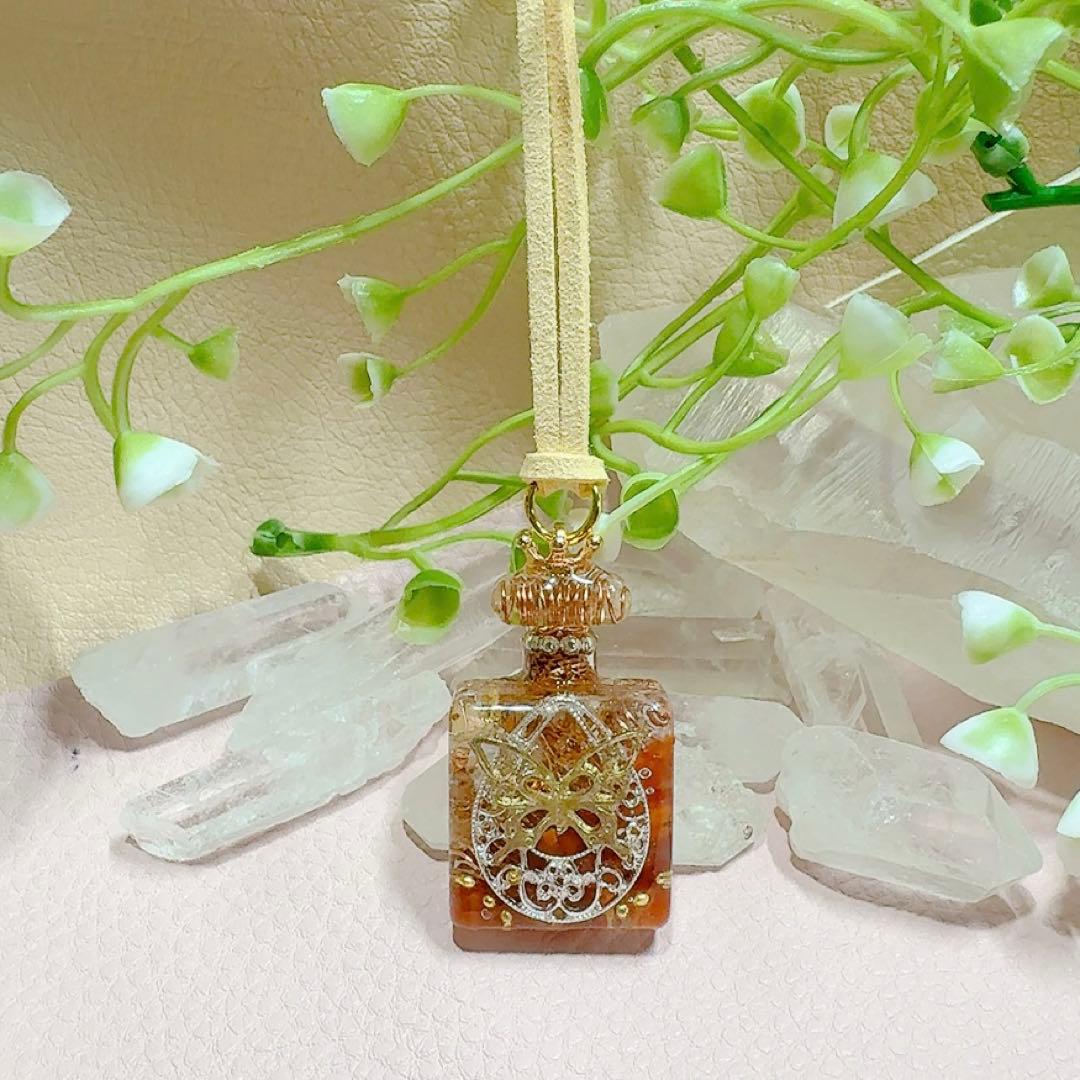 癒しのオルゴナイト❤️シトリン＋サードオニキスの香水瓶型♡