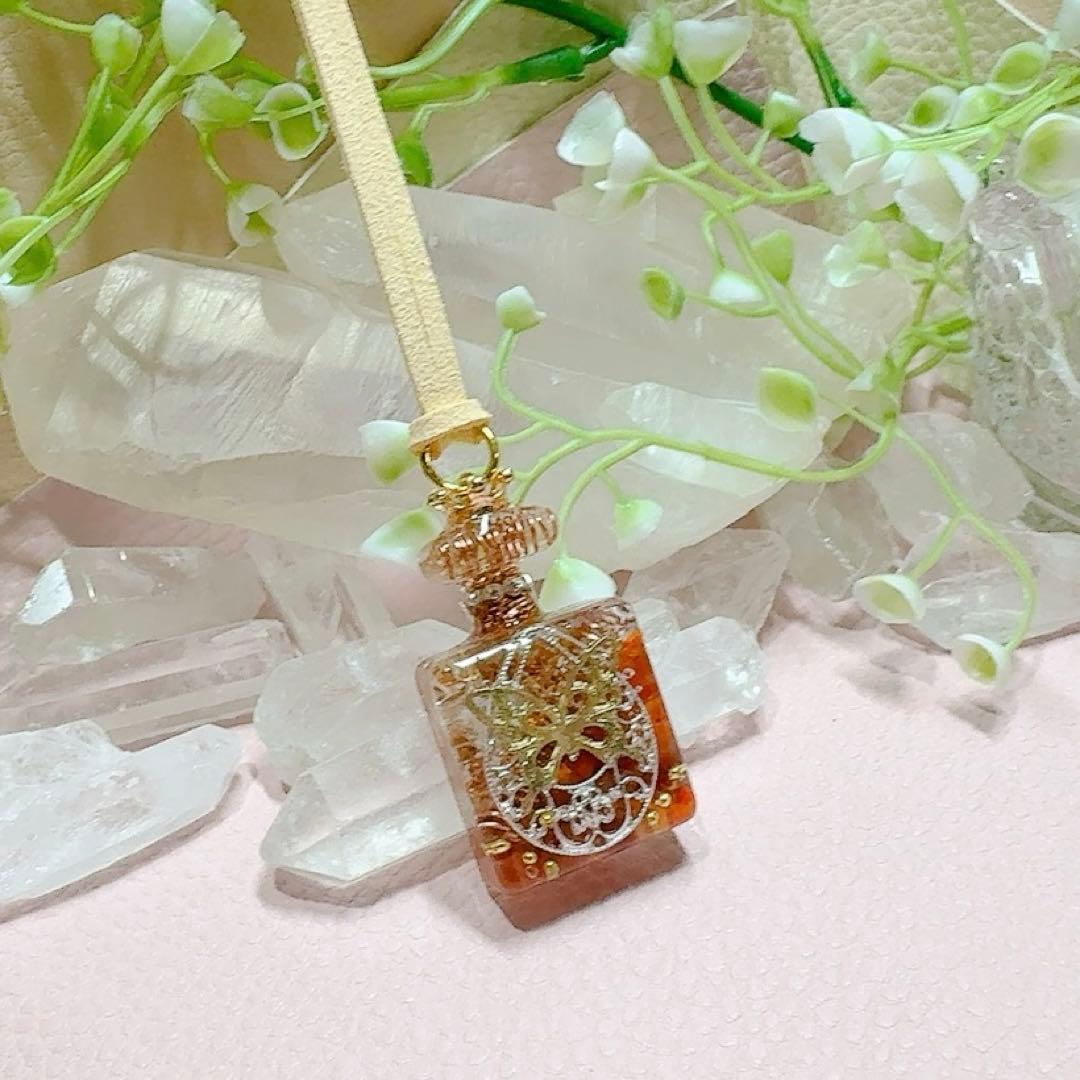 癒しのオルゴナイト❤️シトリン＋サードオニキスの香水瓶型♡