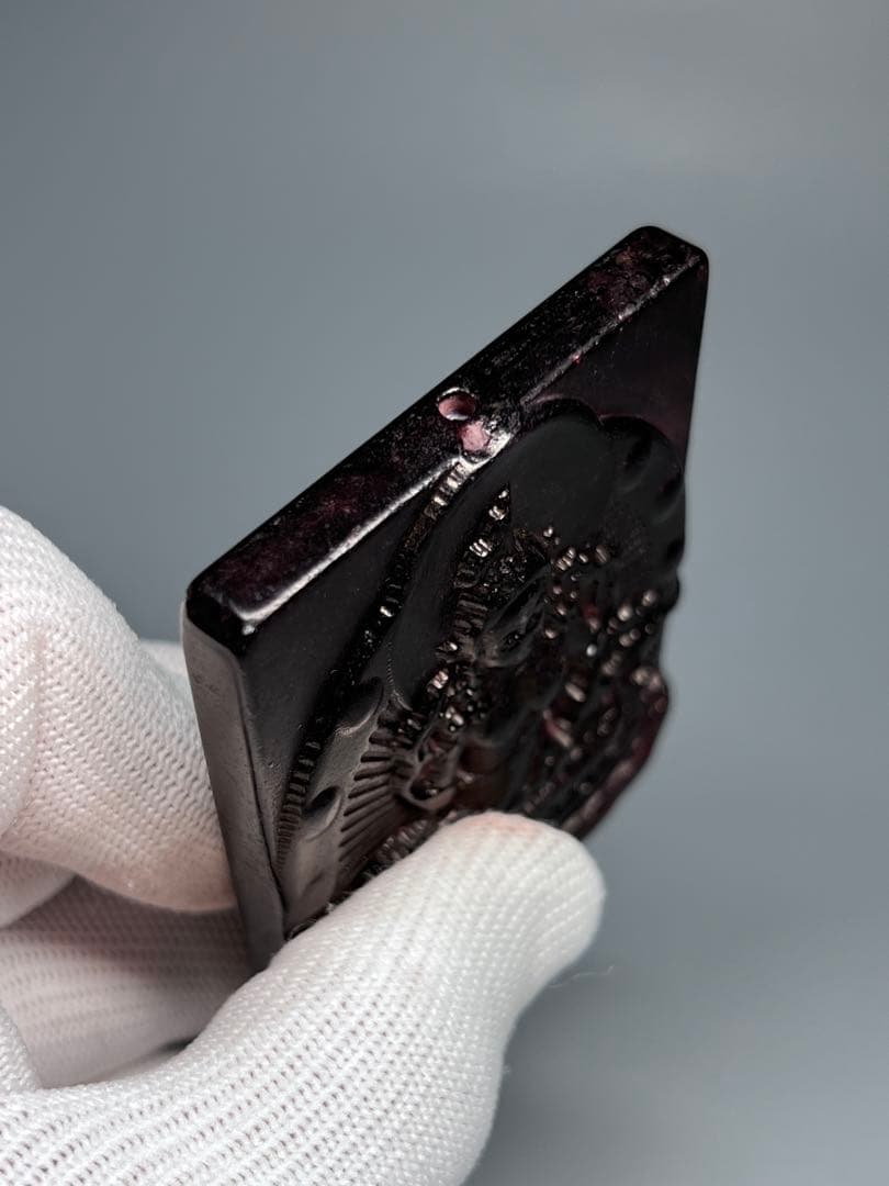 隕石　仏教美術　浮き彫り　不思議の石鉄隕石　アンティーク　縁起物　置物　根付