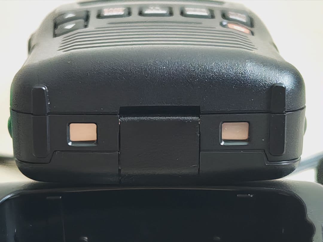 ICOM IC-R6 受信機 充電スタンド付き