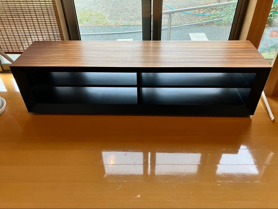 テレビボード　木目調