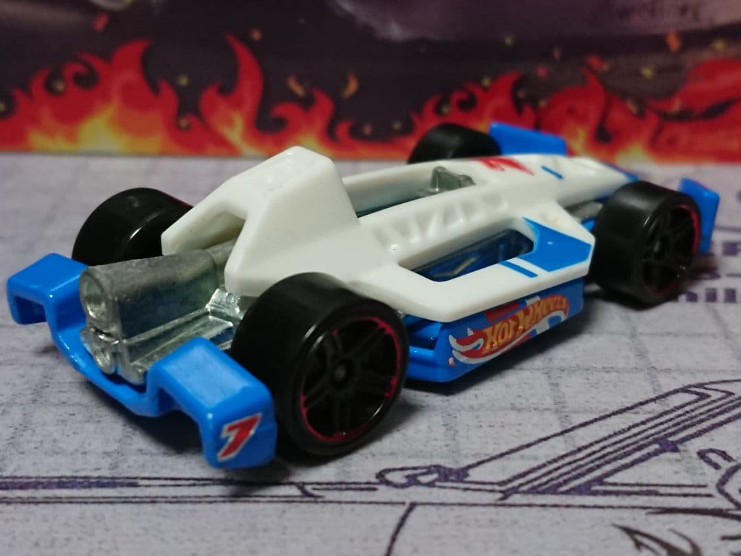 アロー ダイナミック / ホワイト