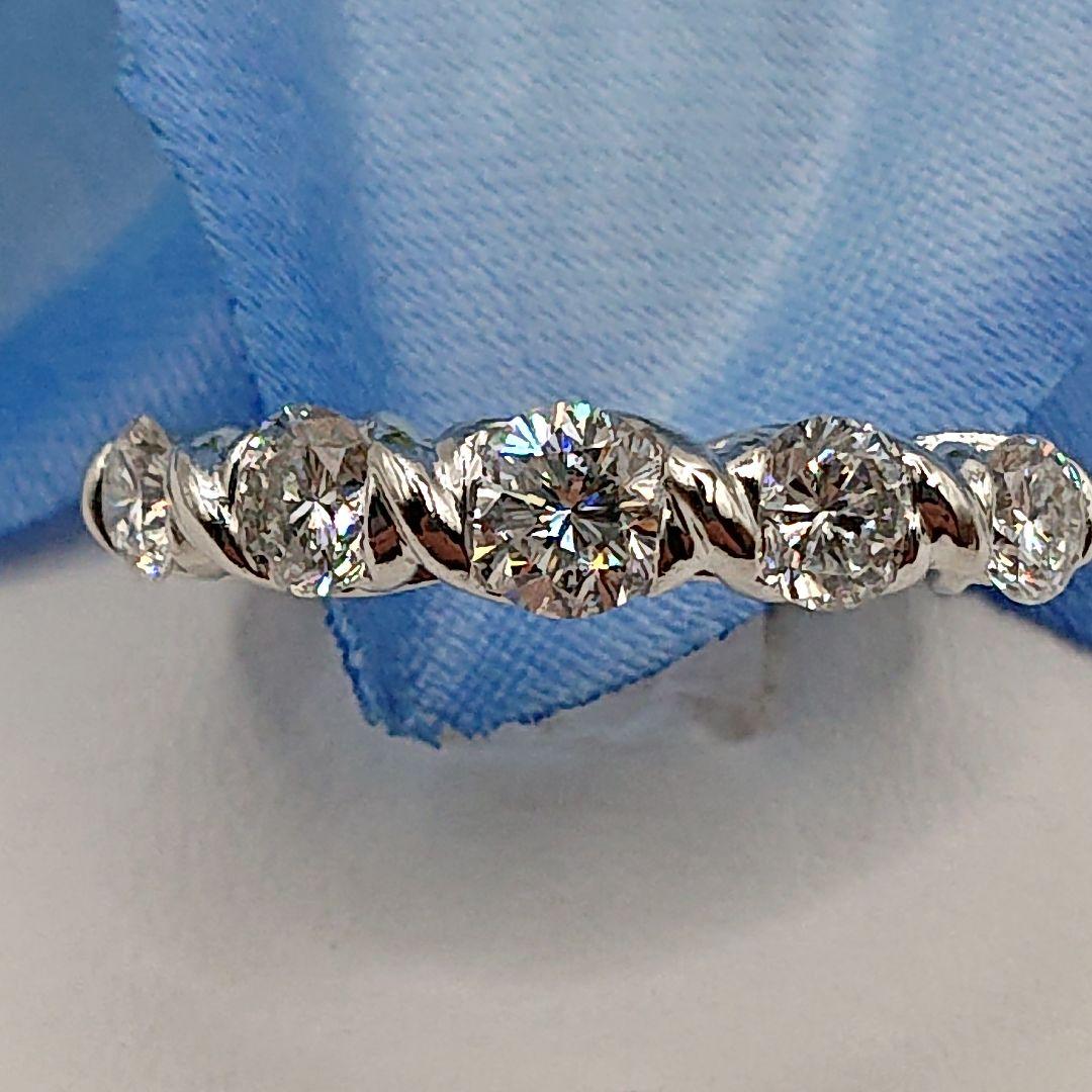 はる様1カラットUP 5粒 ツイスト天然ダイヤモンドリング エタニティPt900