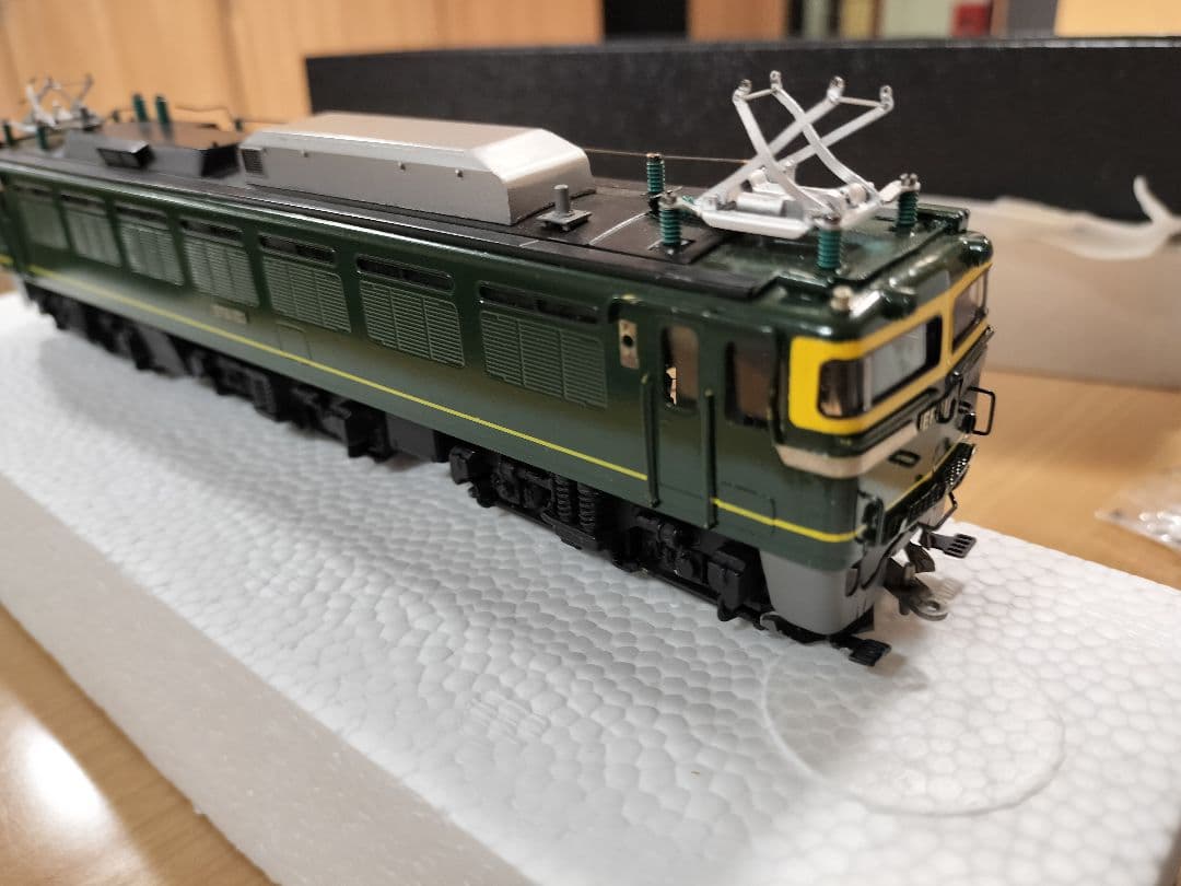 r*3様 エンドウ　EF81 トワイライトエクスプレス　HO 　電気機関車　ジャ