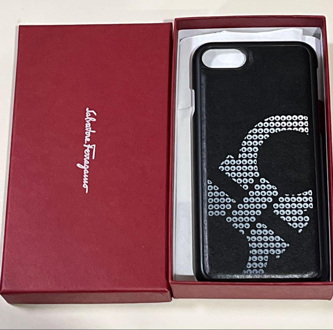 【新品】Salvatore Ferragamoフェラガモロゴ入iPhoneケース