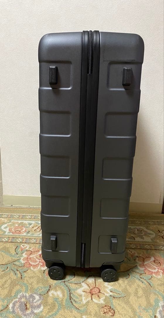 無印良品　バーを自由に調節できる　ハードキャリーケース（７５Ｌ）グレー