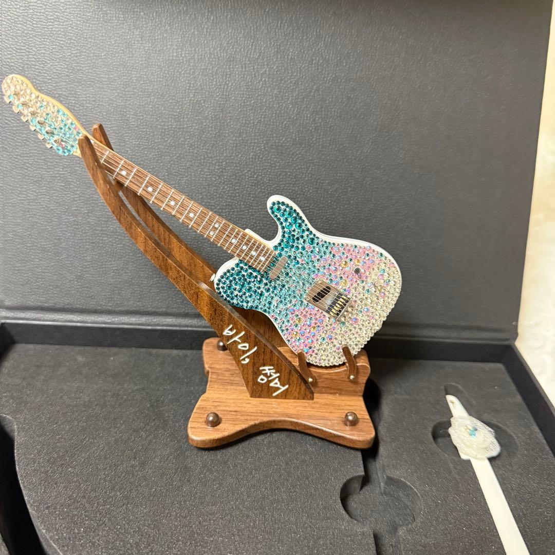 IU オフィシャルグッズ バイサマーミニチュアギターセット