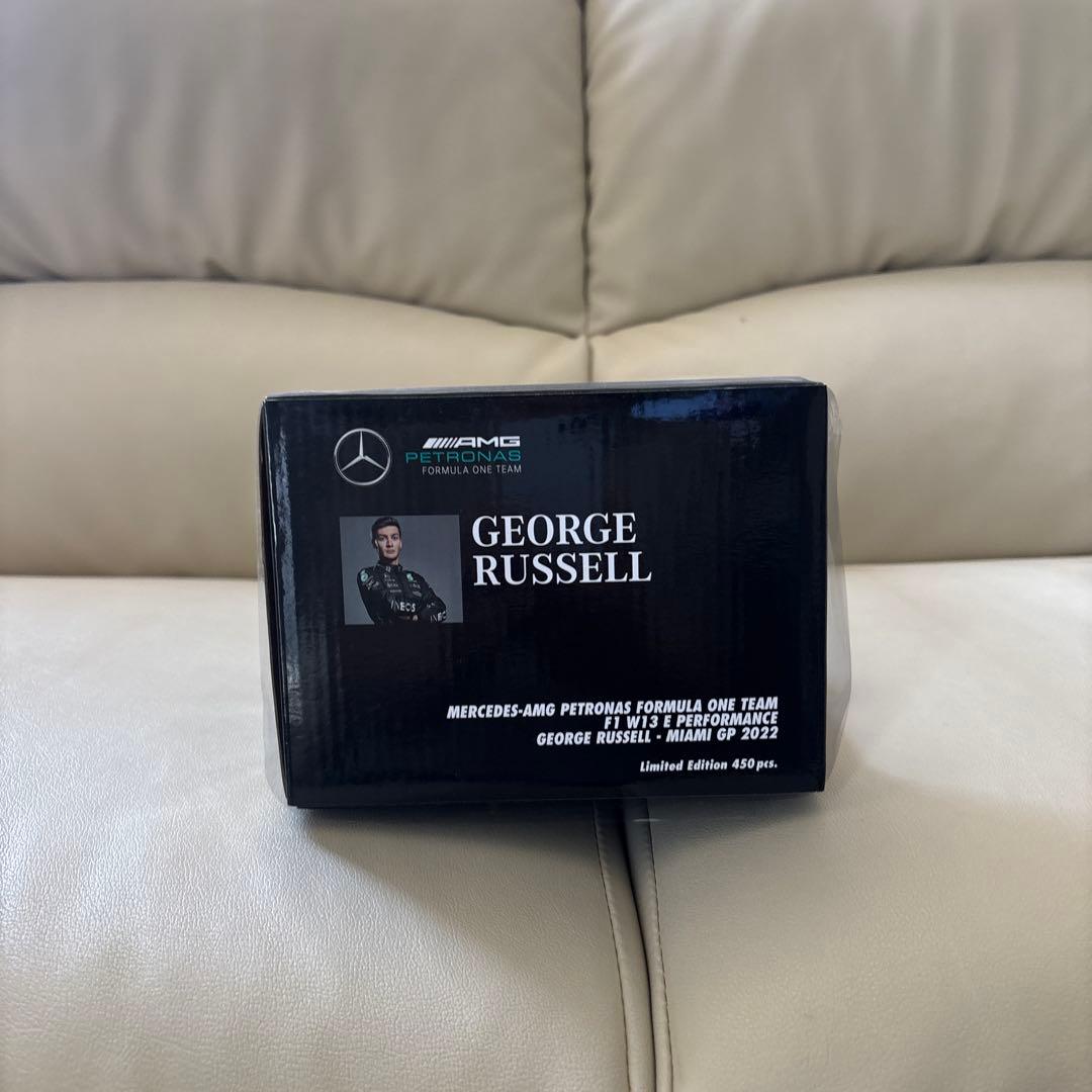 1/18 ミニチャンプス メルセデスAMG W13 G.ラッセル