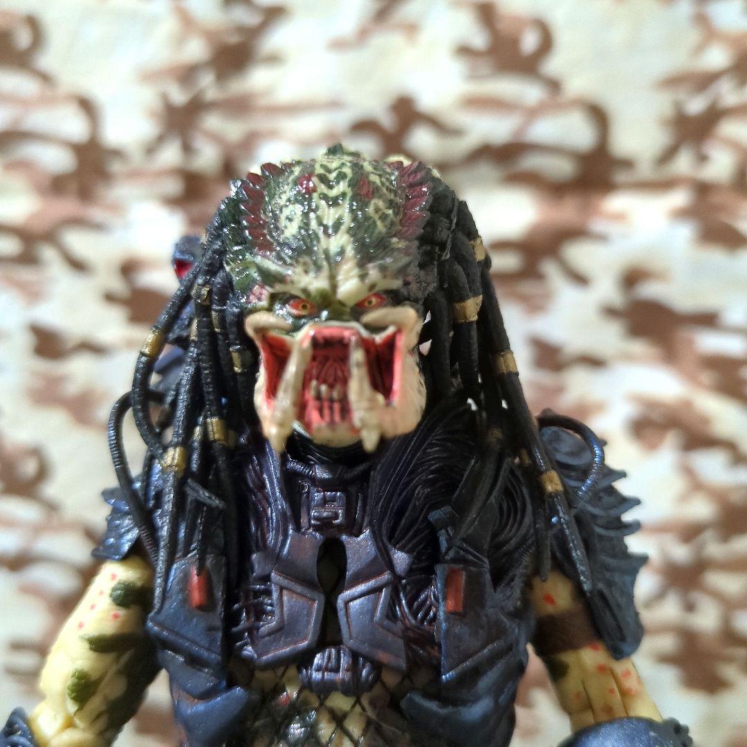 NECA アルティメット•アーマードロスト•プレデター 《中古開封品》