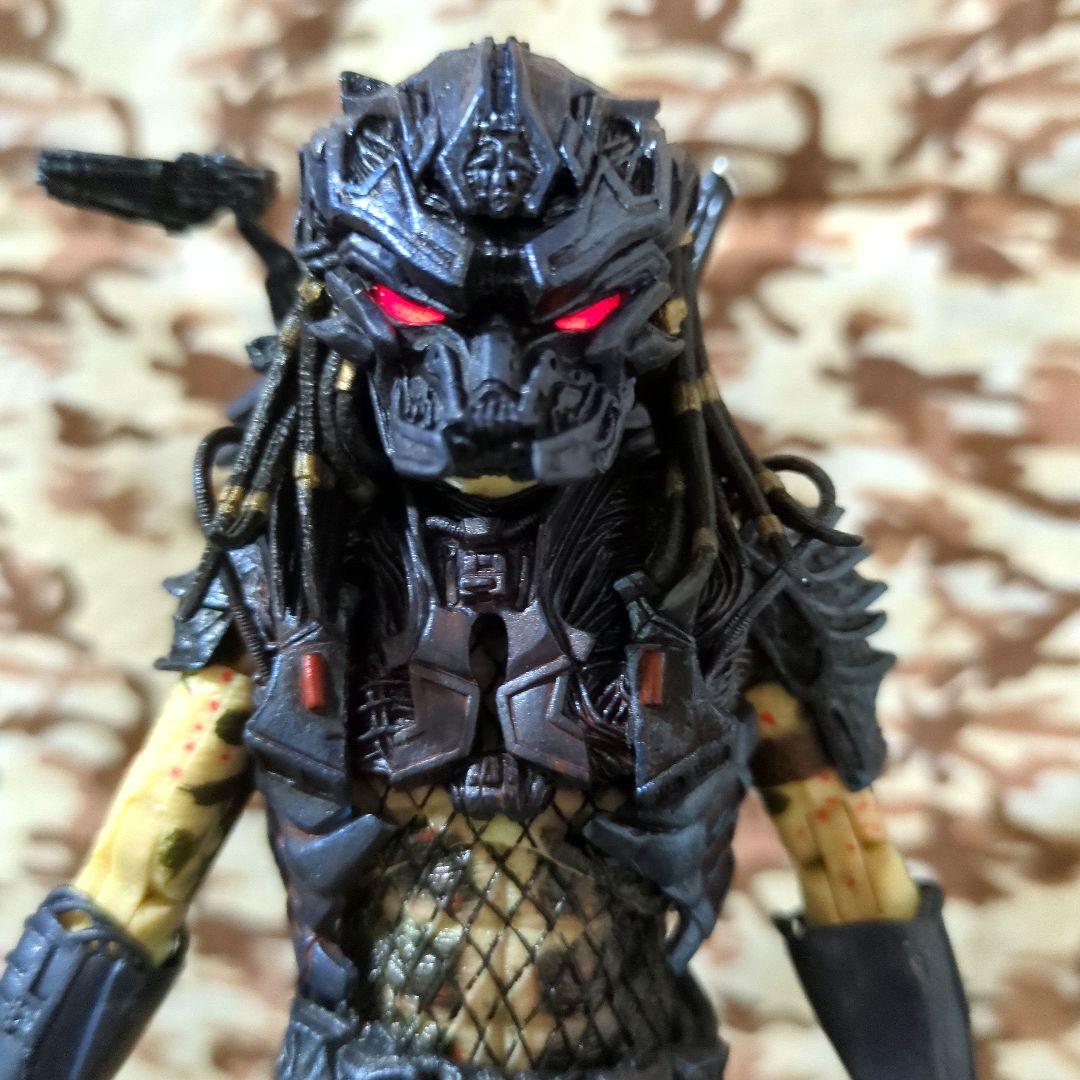 NECA アルティメット•アーマードロスト•プレデター 《中古開封品》