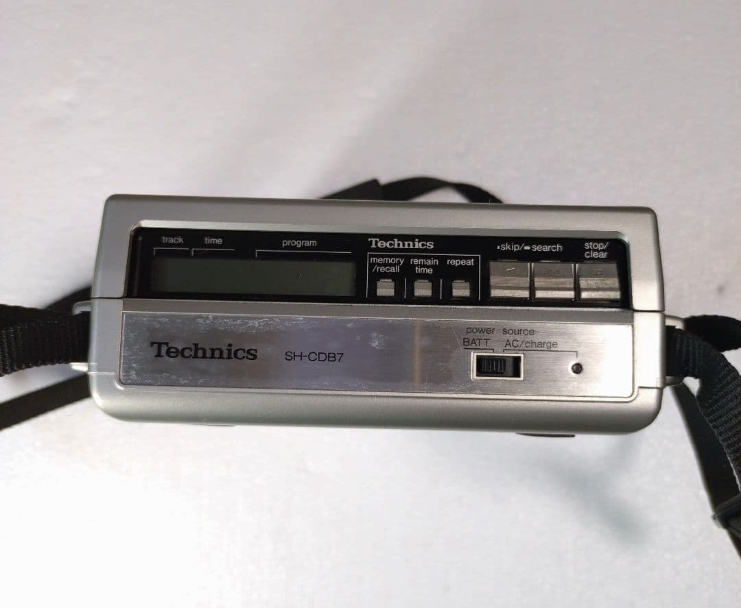 d*7様 携帯用CDプレーヤー Technics SL-XP7