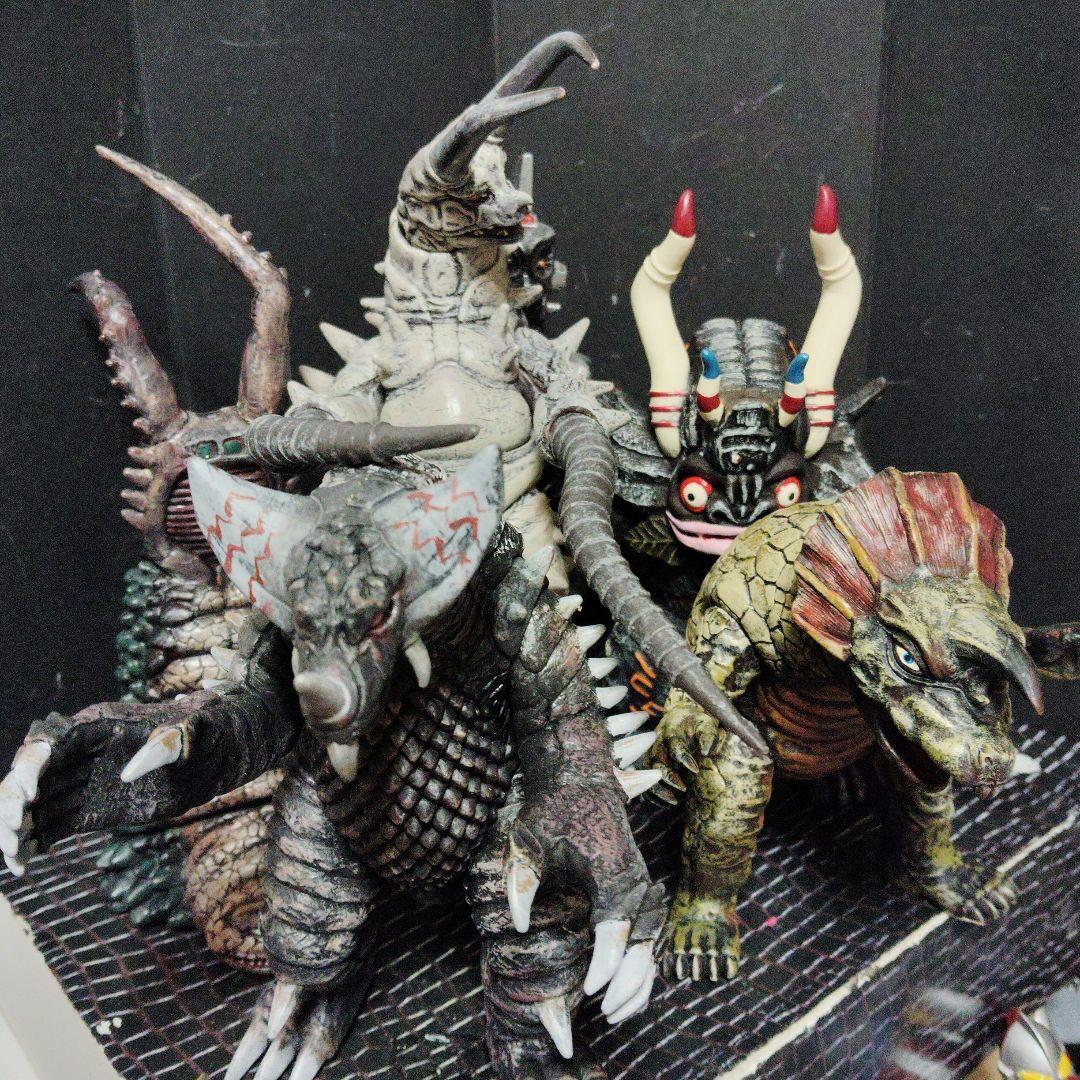 しんウルトラ怪獣旧型ソフビカプセル怪獣、グドンvsツインテール、EXゴモラ