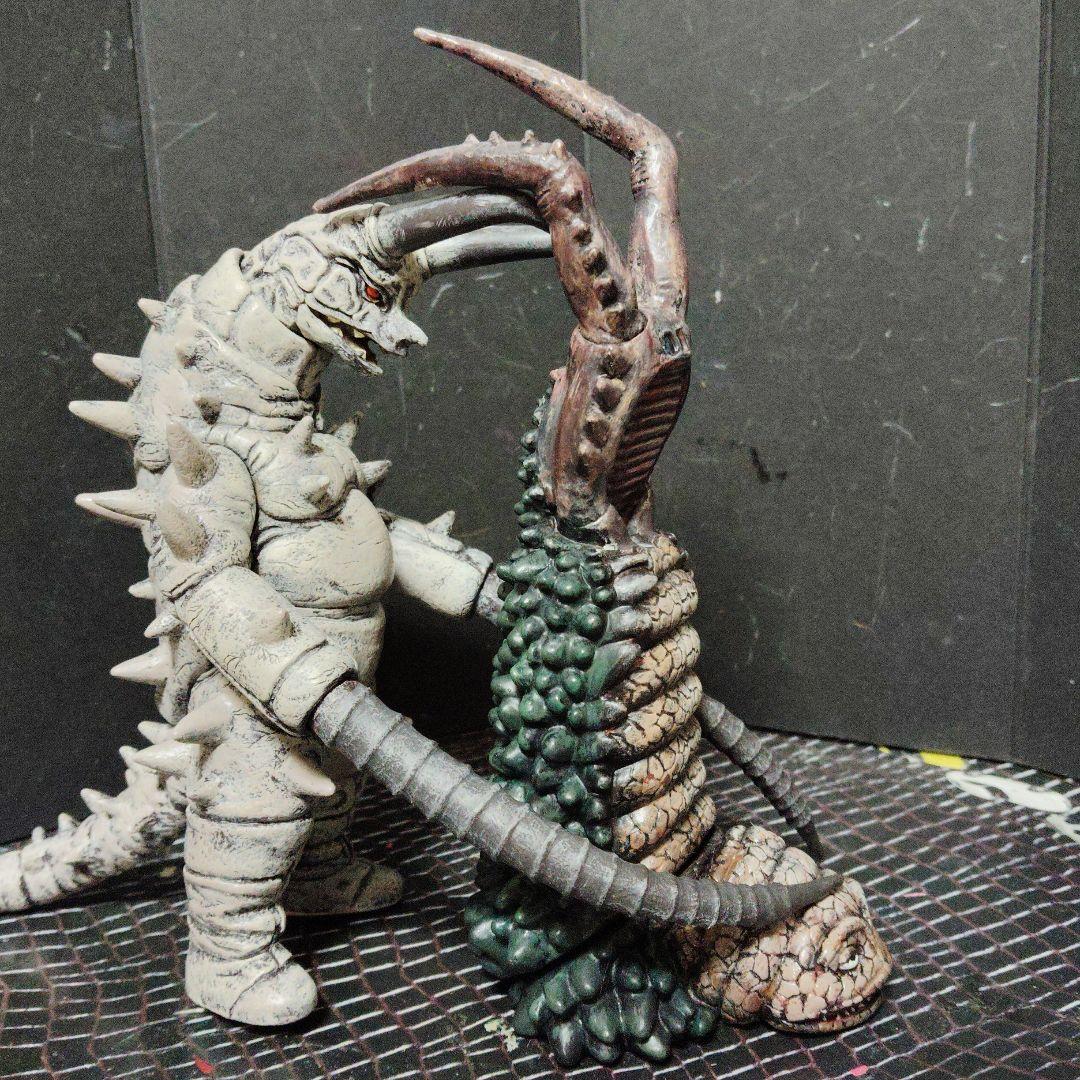 しんウルトラ怪獣旧型ソフビカプセル怪獣、グドンvsツインテール、EXゴモラ