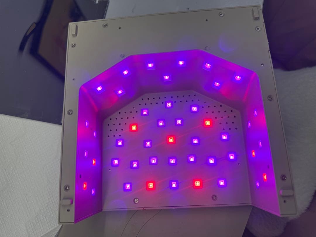 oui nails ネイルライト 美容機能付き