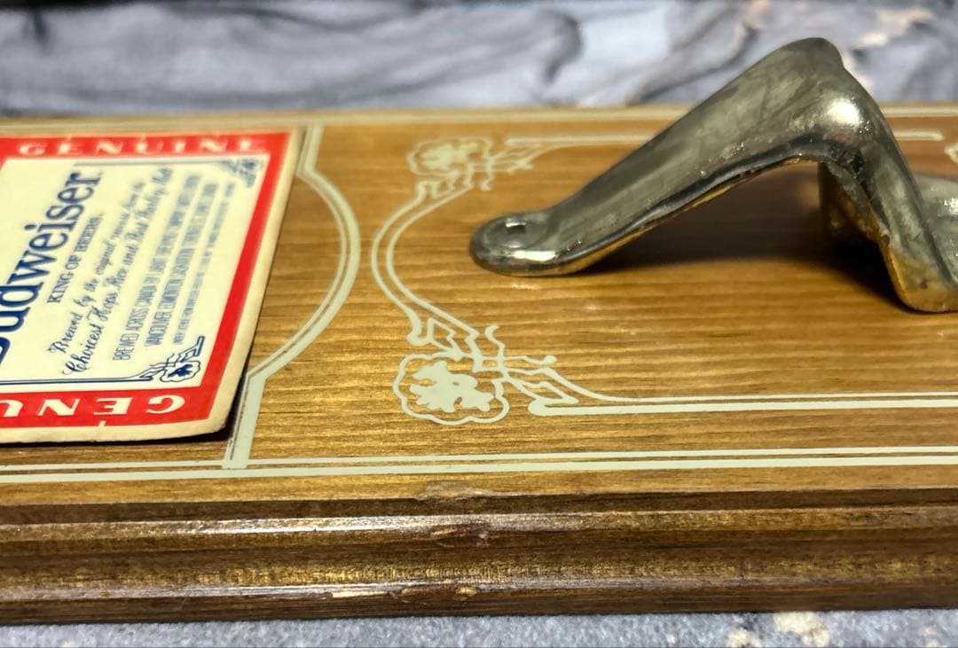 ビンテージ品 バドワイザー（Budweiser）壁掛け式栓抜 希少