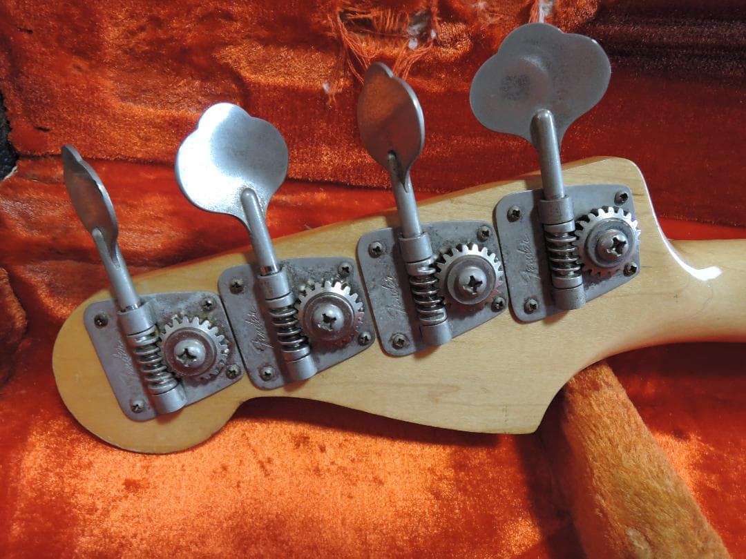 ベース Fender Precision Bass 1972