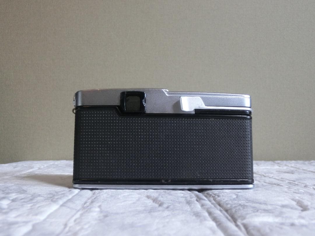 な*き様 Olympus PEN FT （レンズ付き）