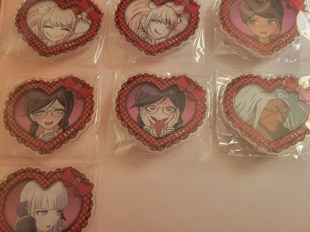 ダンガンロンパ ハート型アクリル缶バッジ 照れ顔 エビデン セット