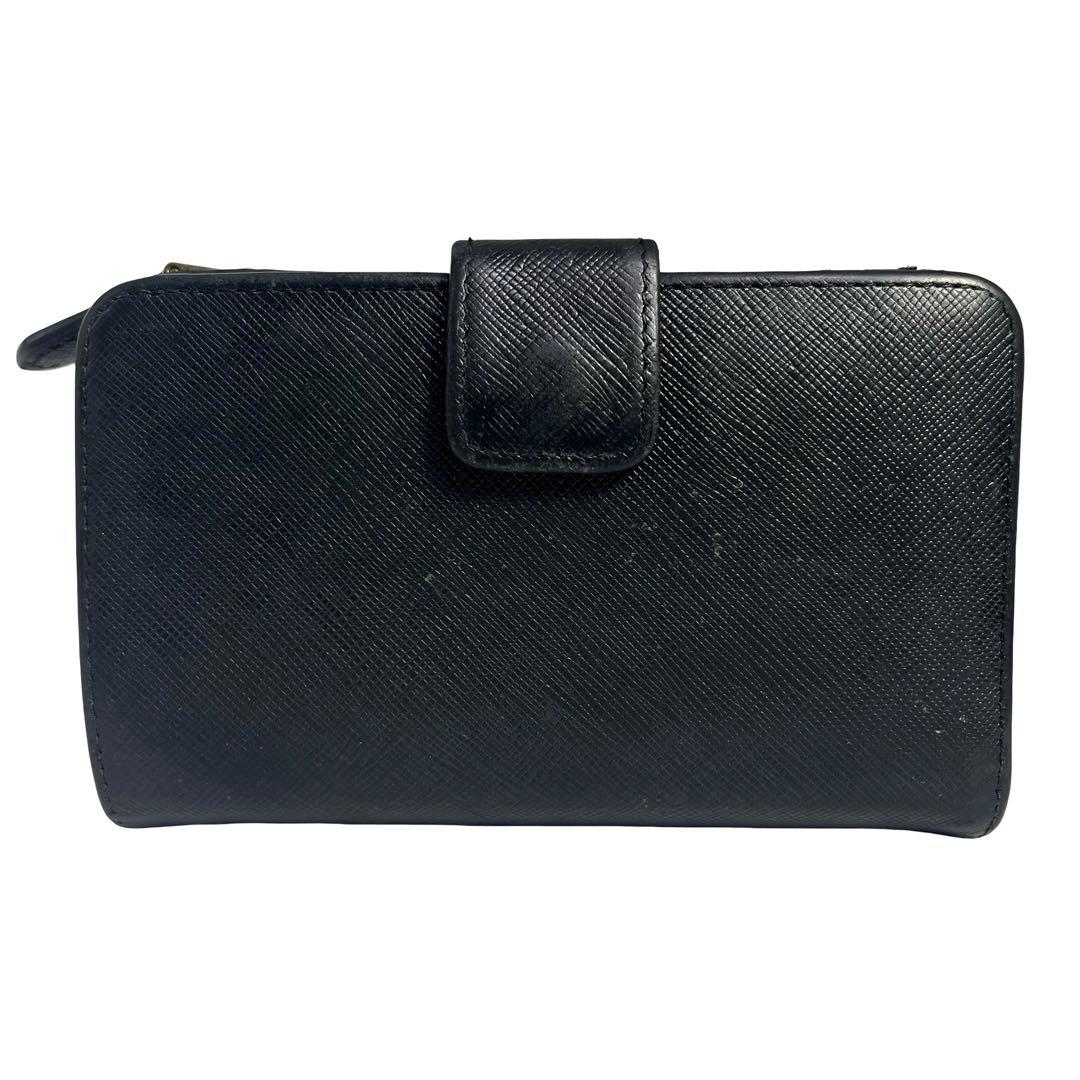 希少✨プラダ 二つ折り財布 サフィアーノレザー ロゴ金具 ブラック 1ml225