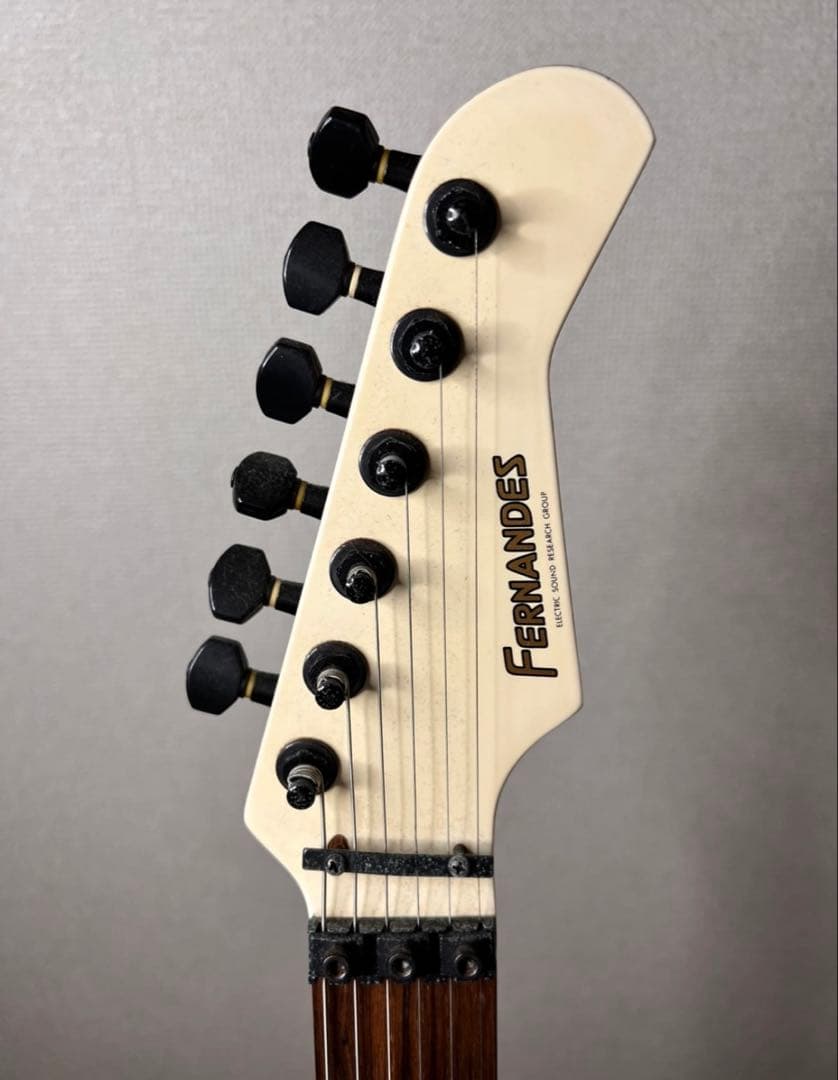 FERNANDES エレキギター ホワイト