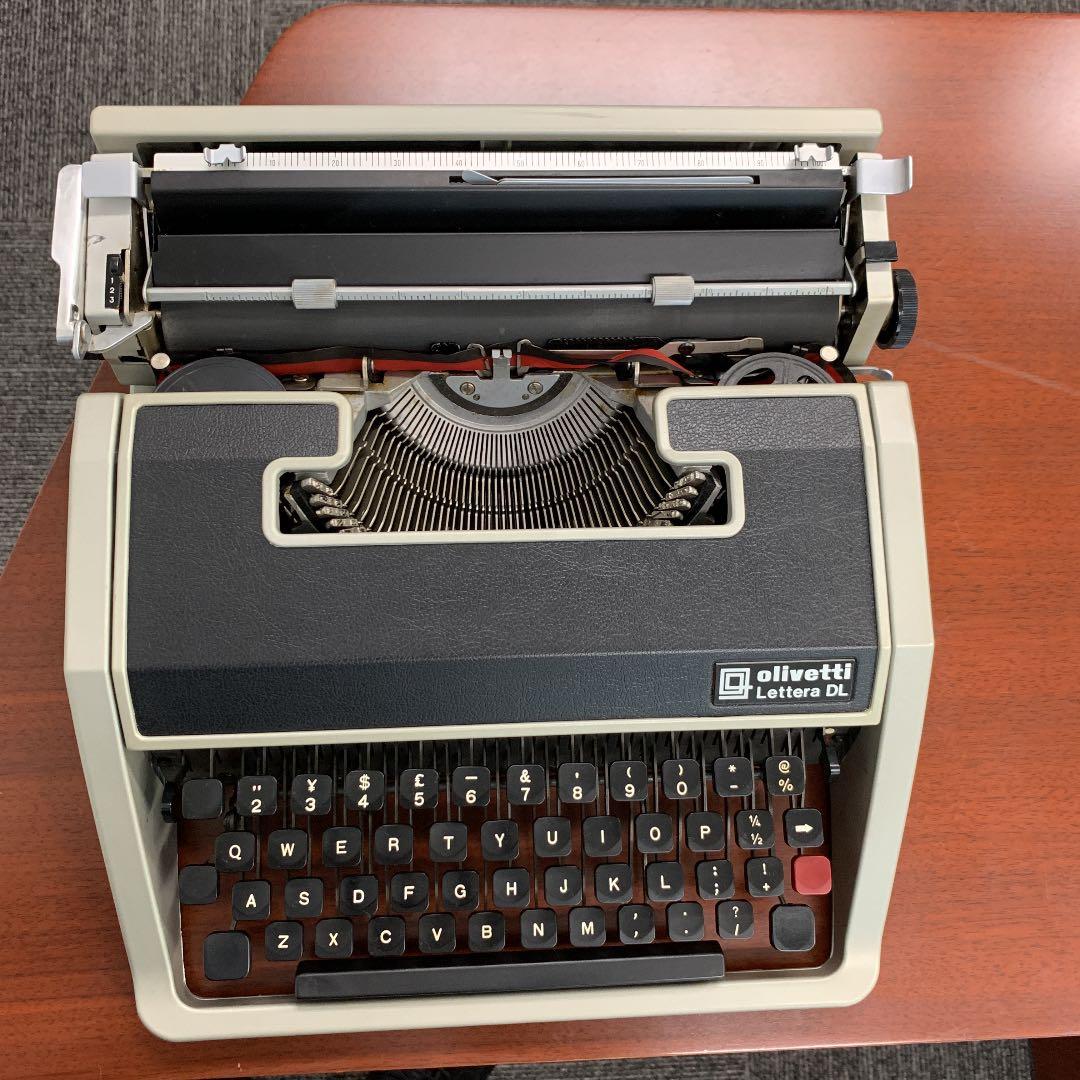 オリベッティタイプライター