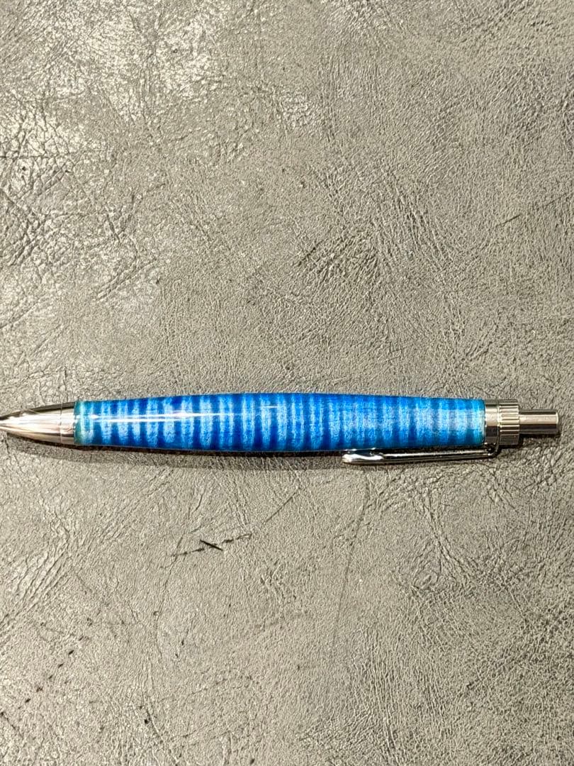 木軸ペン　ラッカー仕上げ　楽器　ギター 青