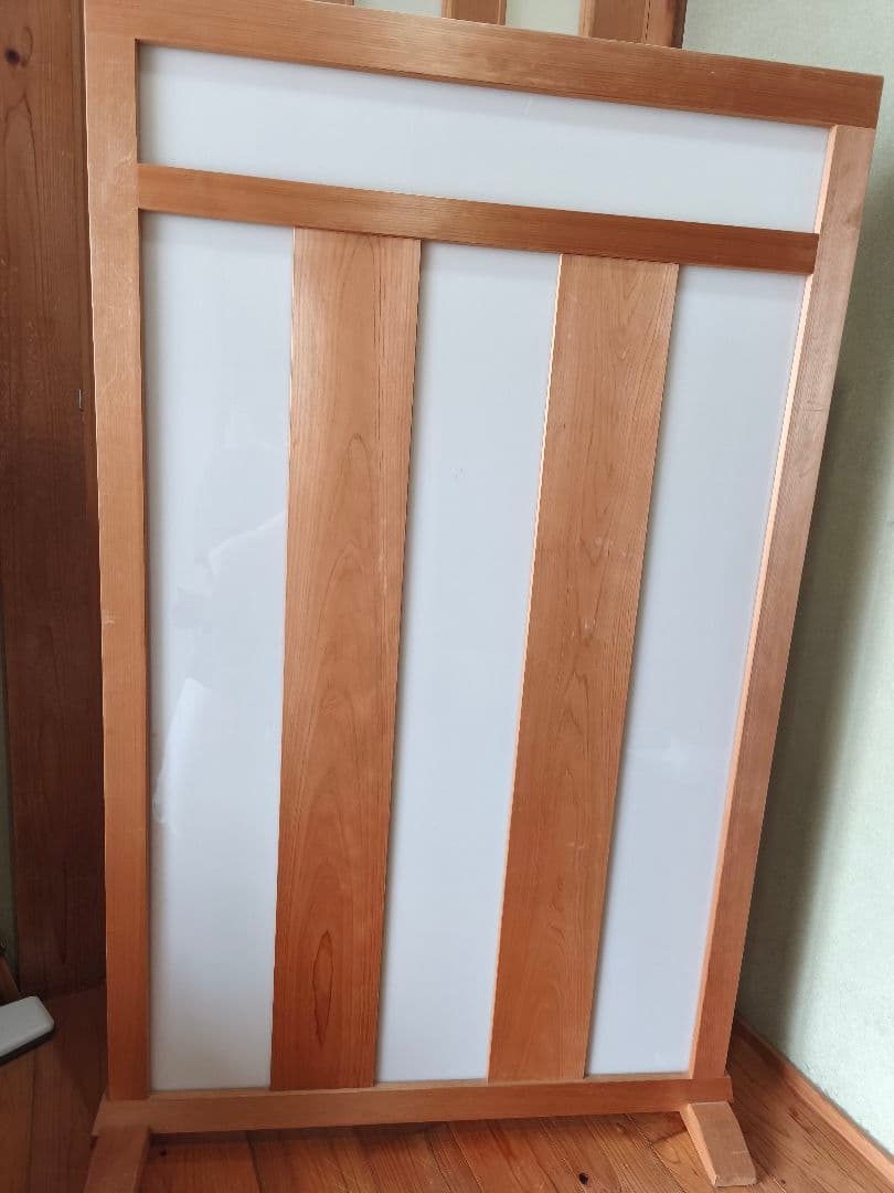 木製スリットデザインパーテーション