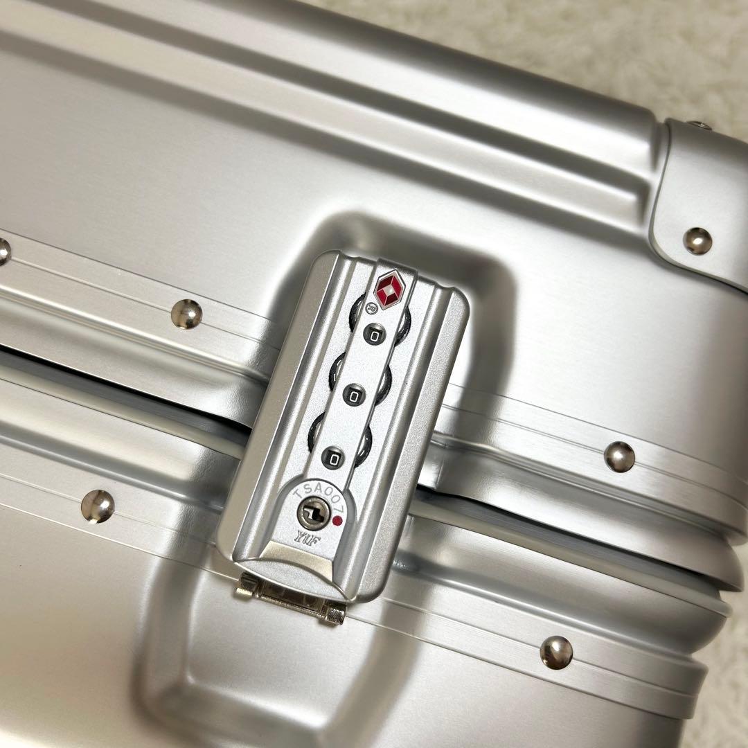 美品✨メルセデスベンツ 65L オリジナルアルミスーツケース キャリーケース