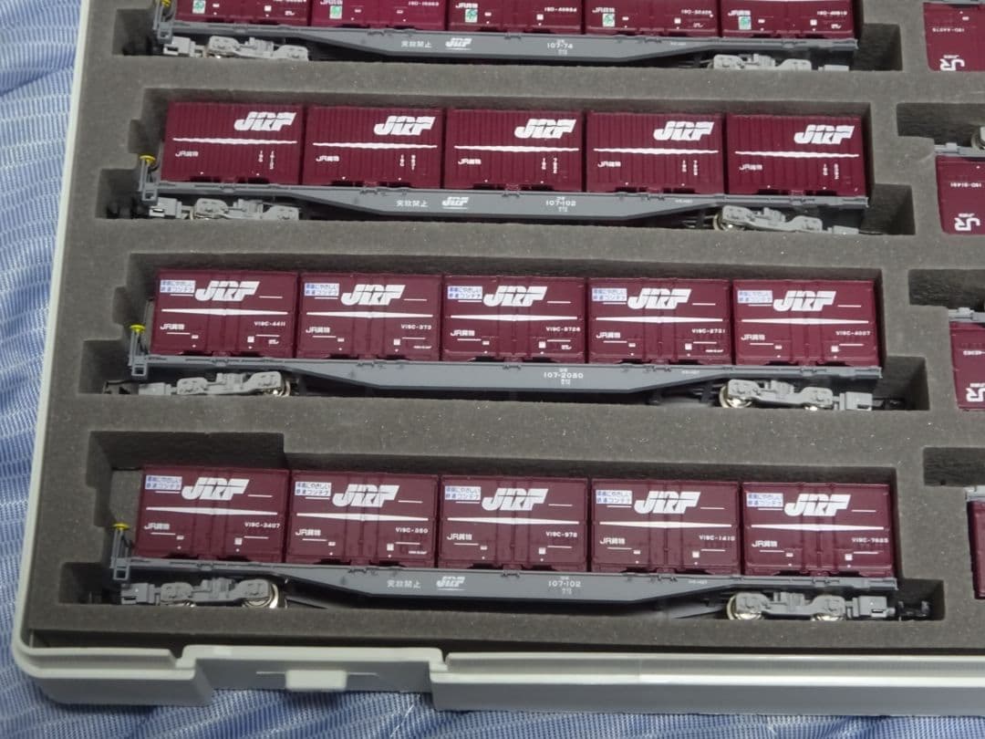 トミックス製コキ107と紫色コンテナセット