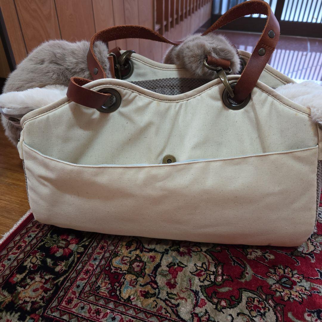LA発ファー付きペットキャリーバッグ ファーは取り外し可能