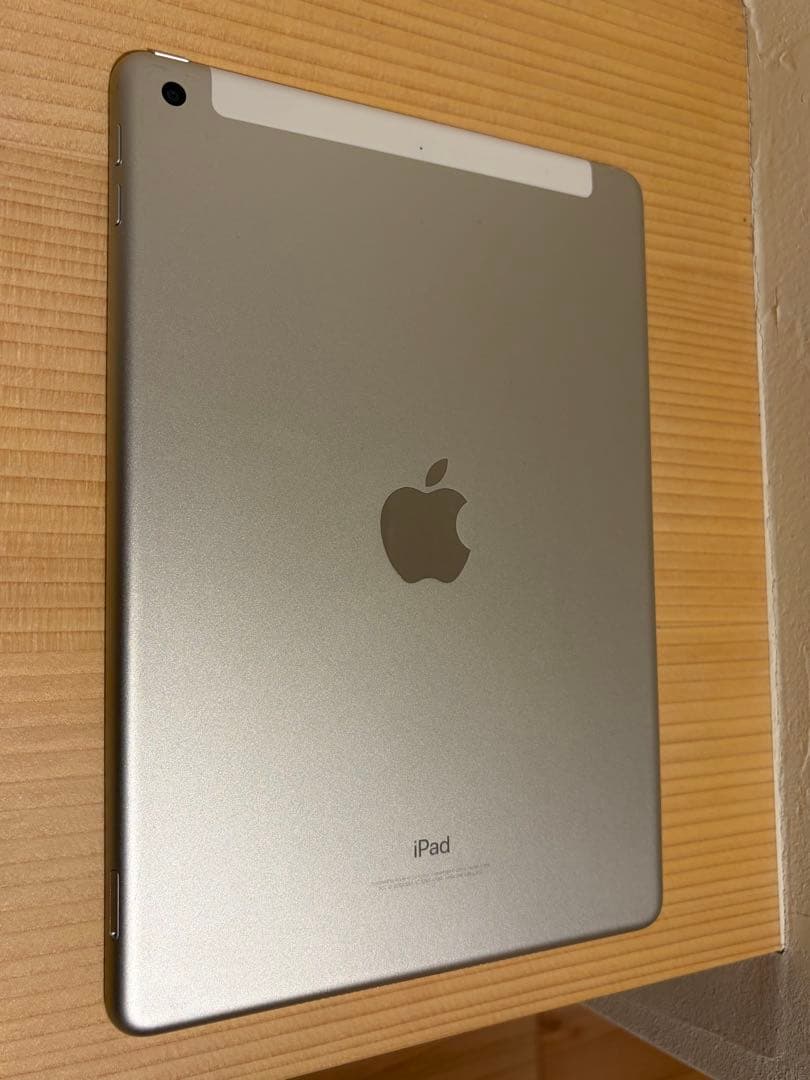 【美品】Apple iPad (第6世代) バッテリー100%シルバー本体箱付き