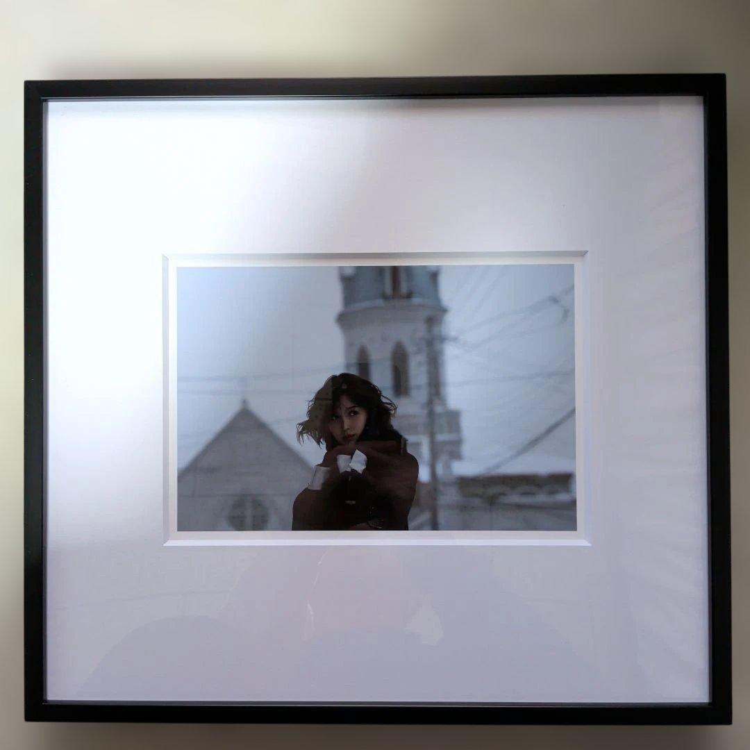 【直筆サイン入り】葵つかさ W21 額装入り写真 写真展「葵つかさ 生きる。」