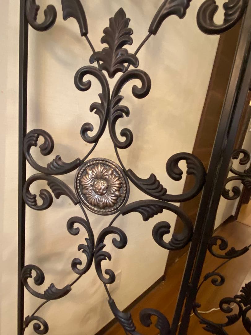 12/20まで！アンティーク調　アイアン製装飾パーテーション 3パネル
