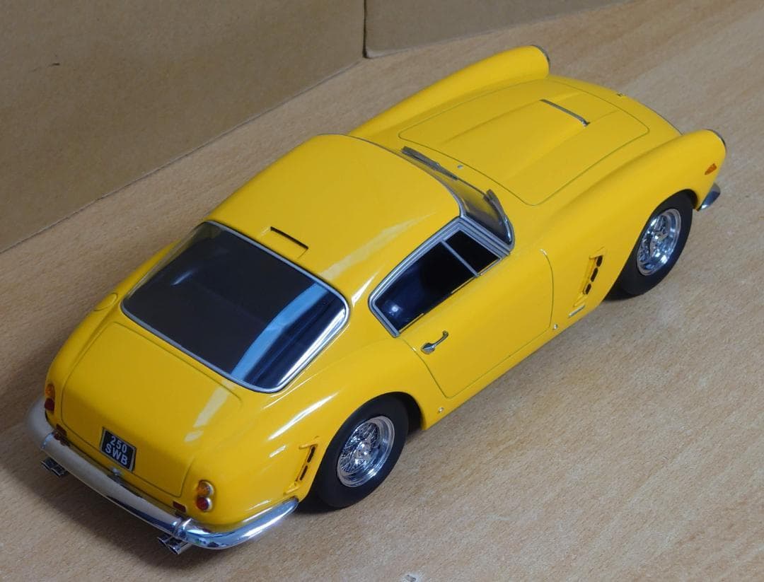 1/18 フェラーリ 250GT 1961 イエロー Ferrari 250GT