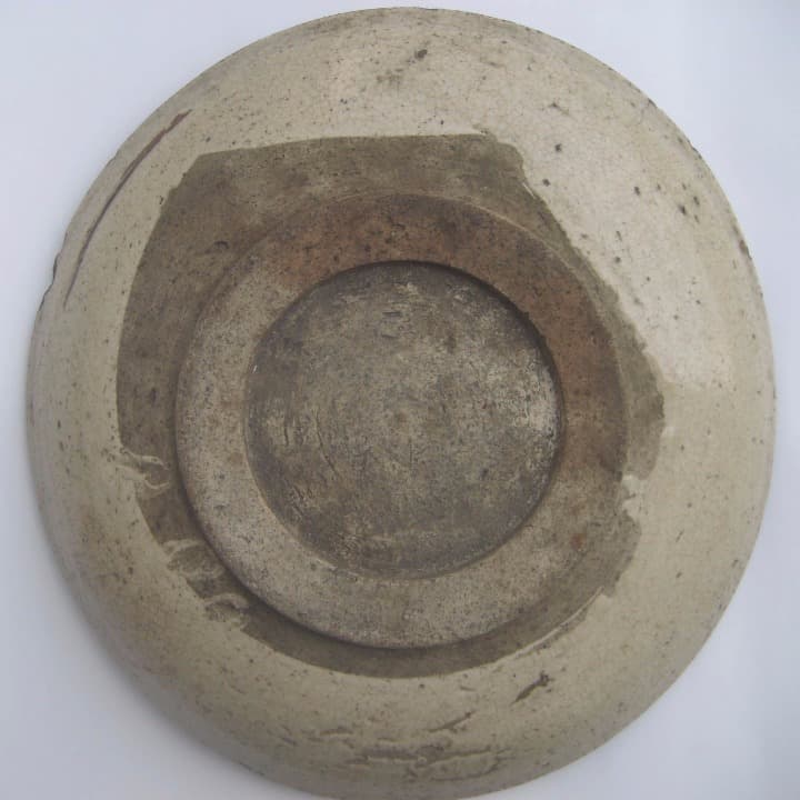 江戸時代の瀬戸の大皿「馬の目]９寸皿ー直径２６.５cm　深さ ６cm）