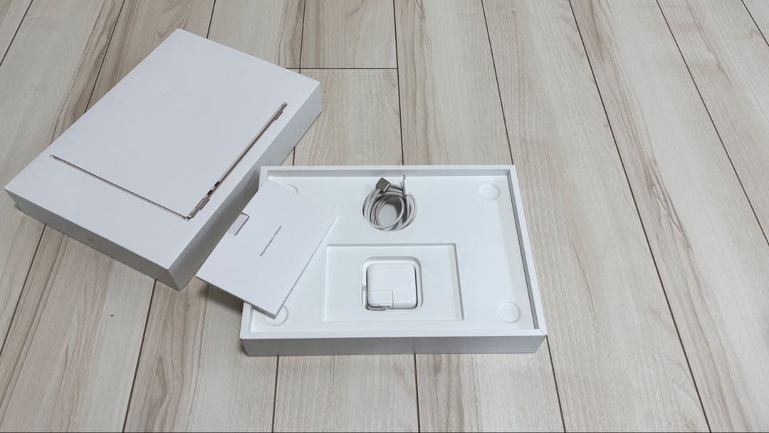 【美品】Macbook Air M2 / STL /メモリ8GB/ 256GB