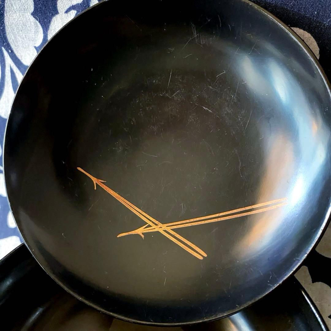 大正時代物・骨董　天然木製黒色漆器椀　金蒔絵・風景画に松葉　菓子椀・雑煮椀　三客