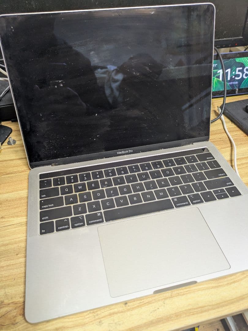MacBook本体 MacBook Pro 2019 2.4GHz Core i5 16GB RAM