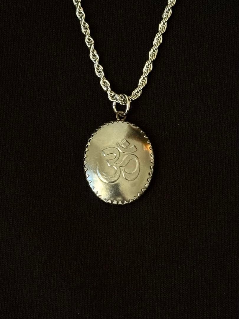 【年始価格】　　藤井風さん　女神ラクシュミー〈ピンク〉オームペンダント⭐︎おまけ付