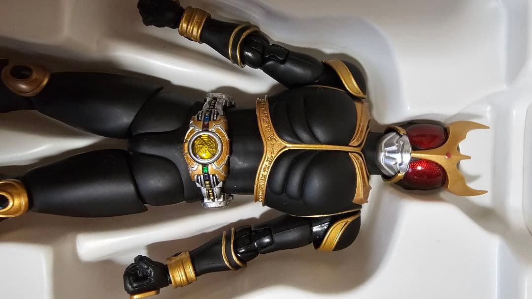 真骨彫フィギュアーツ　クウガ　アメイジングマイティ