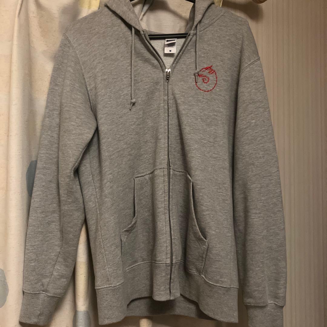 スピッツ　パーカー　Mサイズ