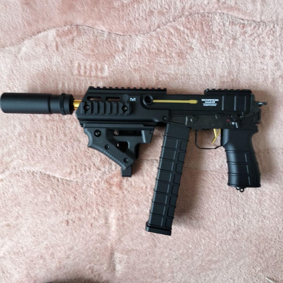 東京マルイ　スコーピオン　電動ガンSCORPION リポ電池付　弾倉２本付