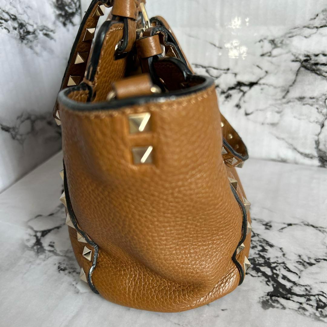 ヴァレンティノガラヴァーニ　ハンドバッグ　ロックスタッズ　ブラウン