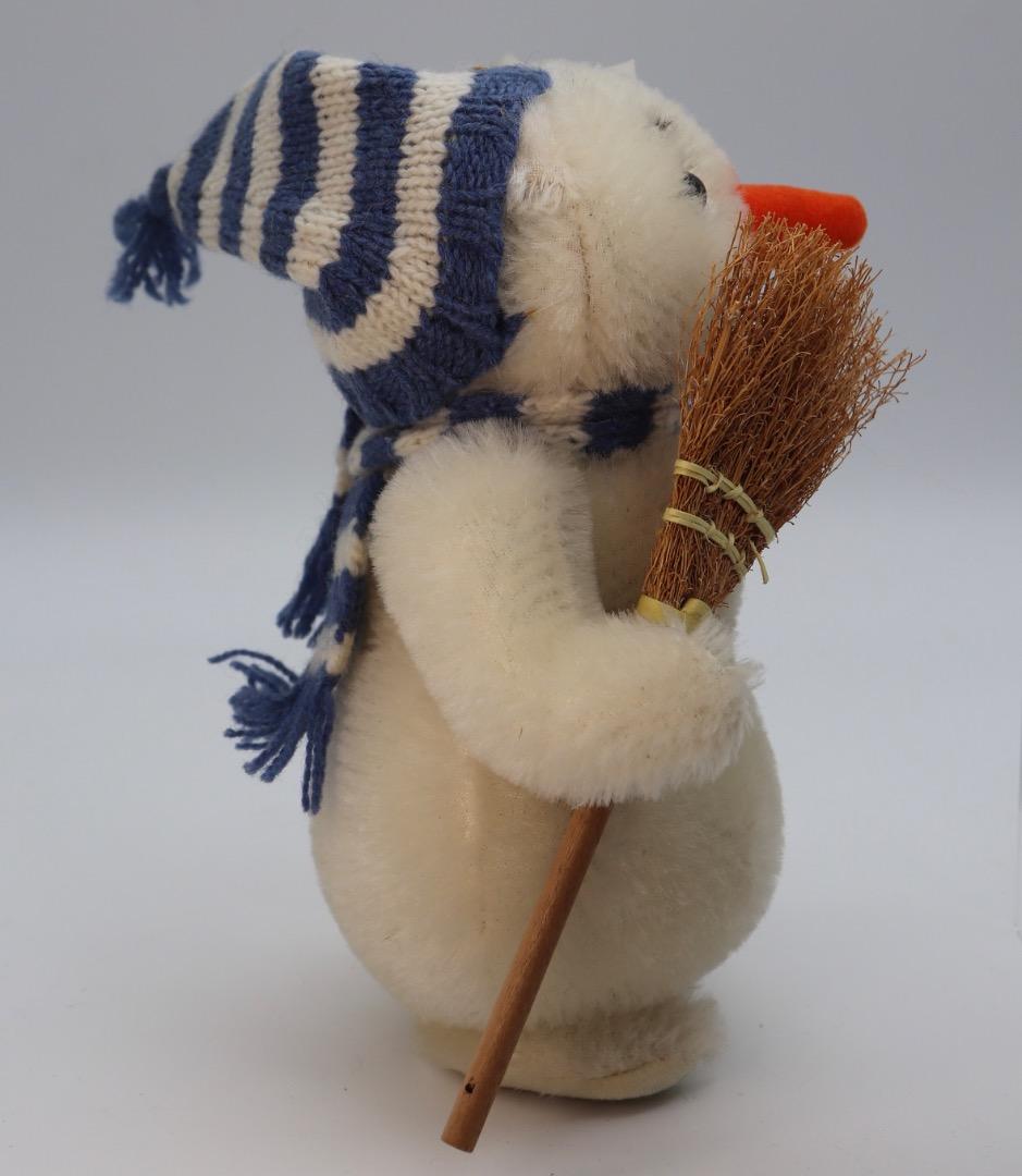 MAN 2001年 STEIFF ほうきを持ったスノウマン 21cm