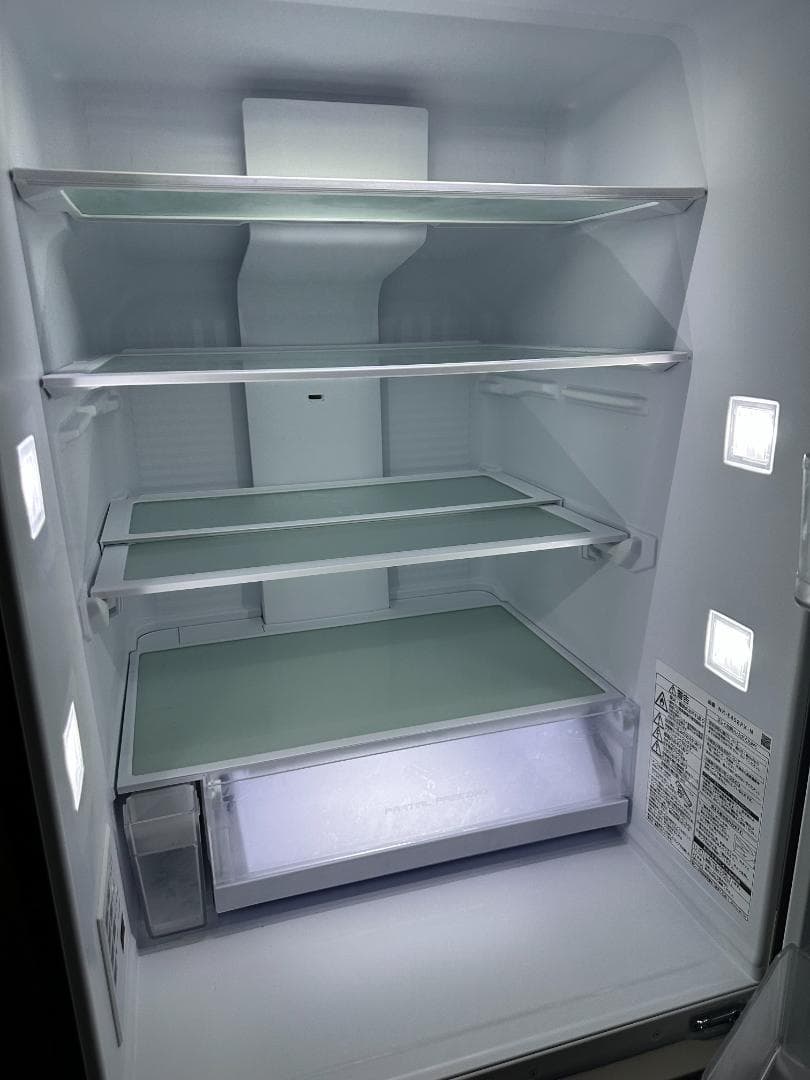 Y*y様 2022年製Panasonic冷蔵庫450L NR-E458PX-N左