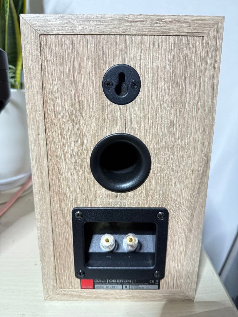 スピーカー・ウーファー DALI Oberon1