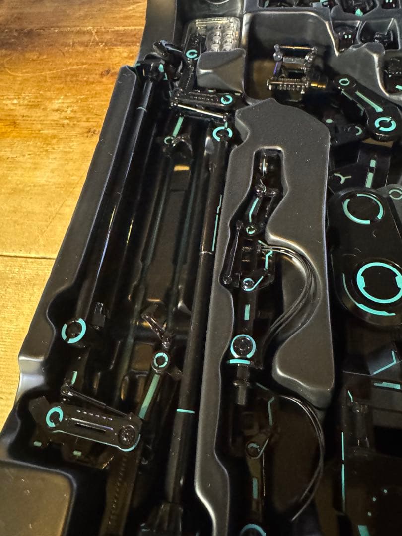 ネオンテック アイアンマン スーツアップガントリー